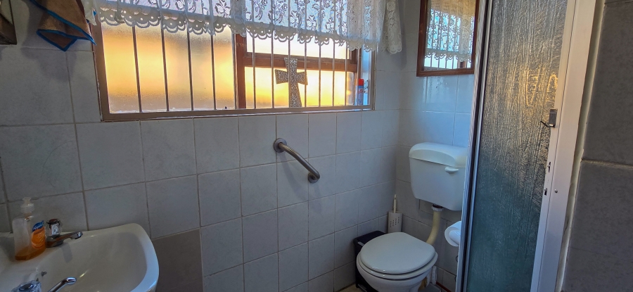 3 Bedroom Property for Sale in Wavecrest Eastern Cape